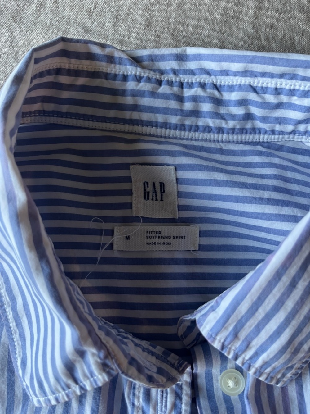 Women’s Blue Stripe Fitted Medium Gap B/D. - Picture 2 of 4